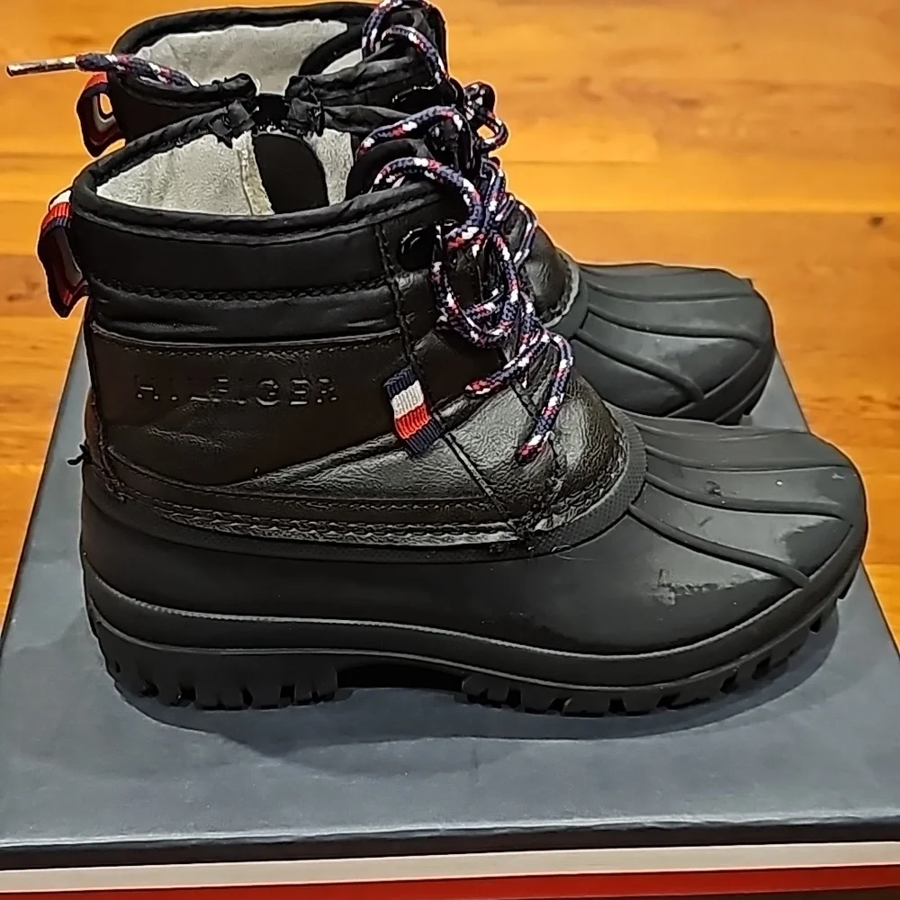 Tommy Hilfiger duck boots - Picture 5 of 12